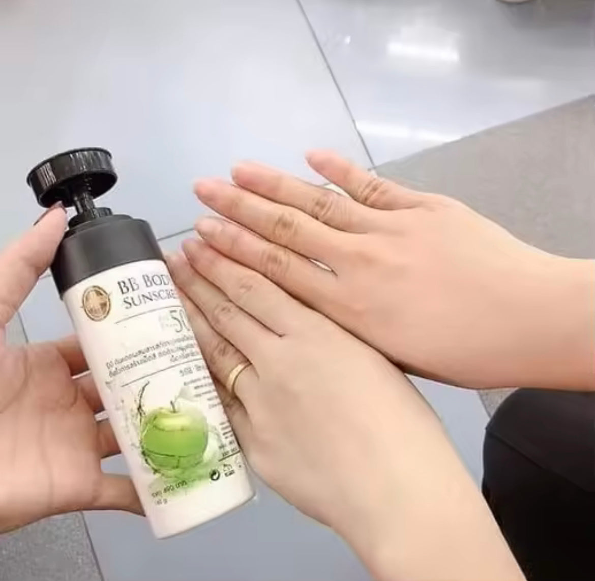 泰國🇹🇭Arbuitna 🍏自然美白身體防曬BB霜 BB cream