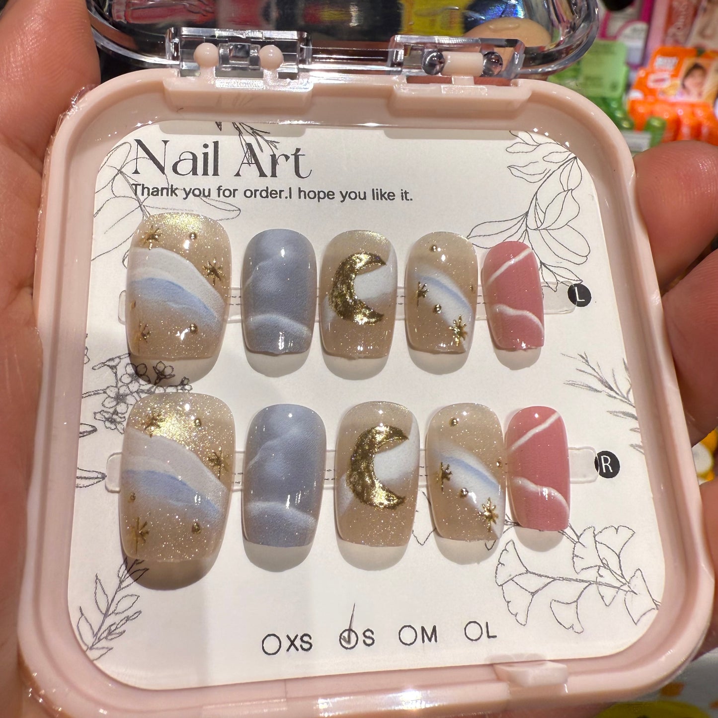 穿戴甲片，實物圖，