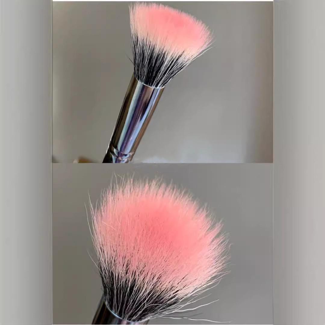 專業級胭脂掃，韓系女主同款氣色！