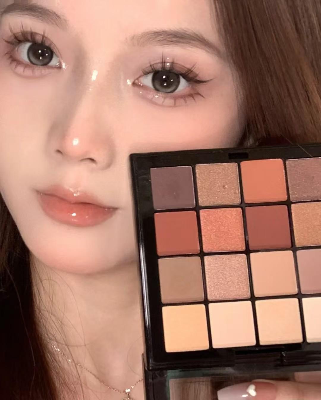 泰國🇹🇭TREECHADA綜合16色眼影盤